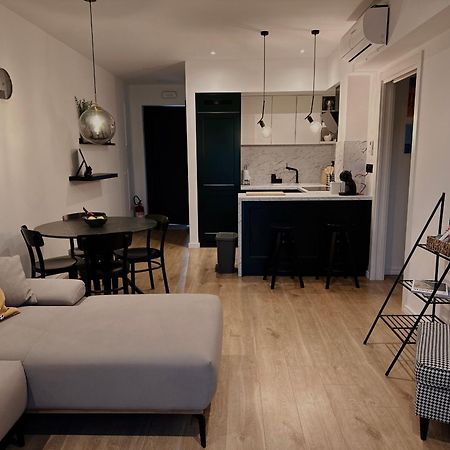 Dawn & Dusk - Modern Two Bedroom Apartment With Mountain Views Čilipi Exterior foto