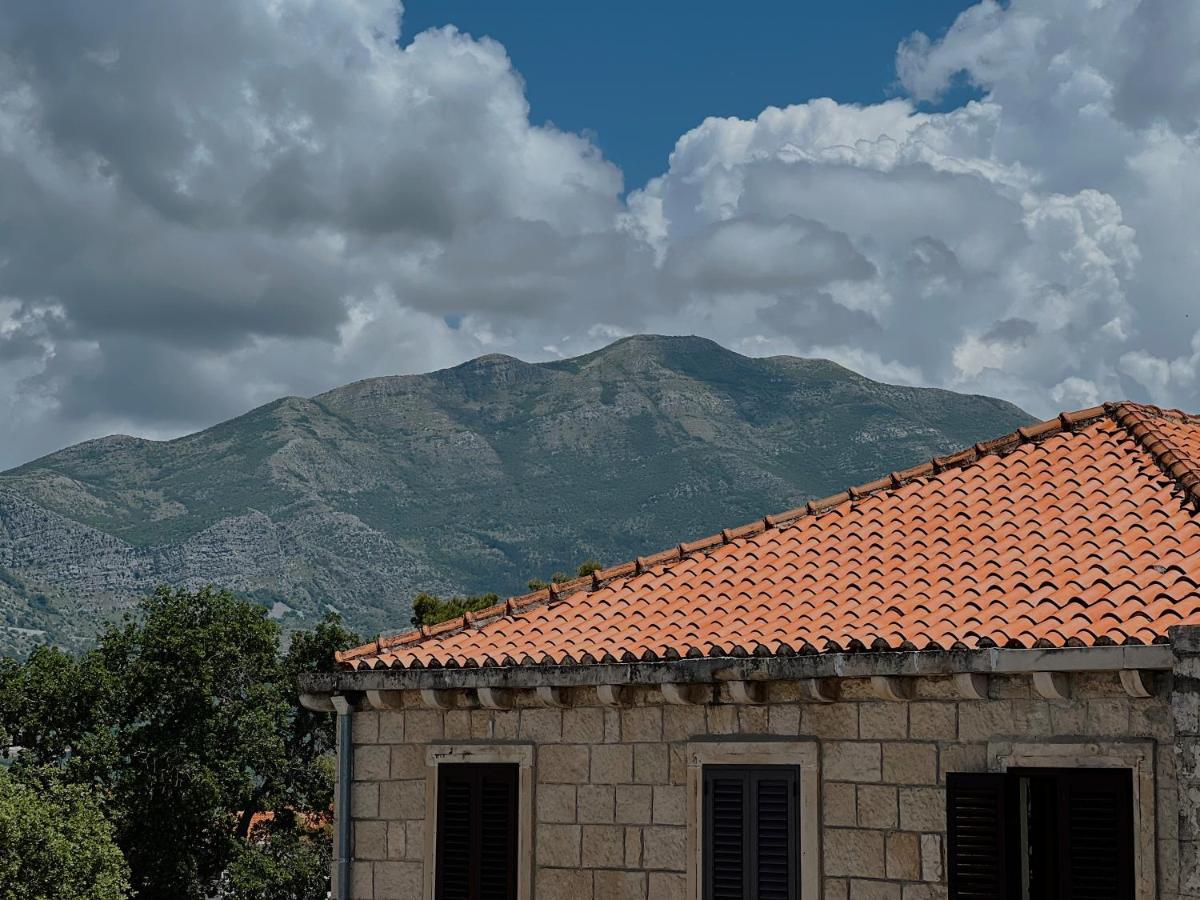 Dawn & Dusk - Modern Two Bedroom Apartment With Mountain Views Čilipi Exterior foto