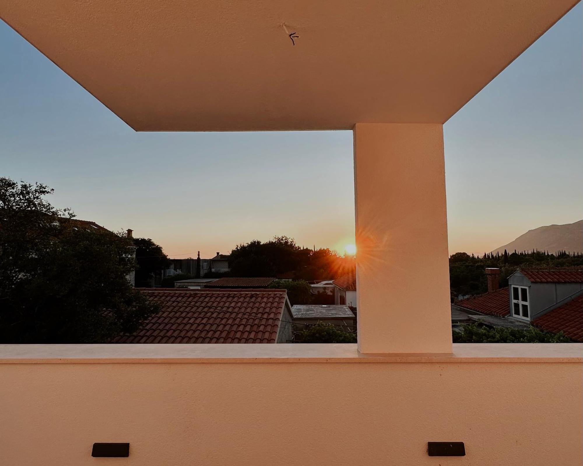 Dawn & Dusk - Modern Two Bedroom Apartment With Mountain Views Čilipi Exterior foto
